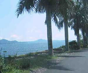 Entlang dem Tondano Lake